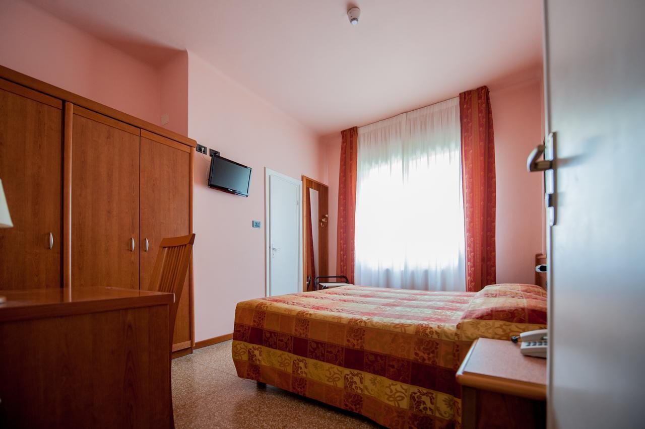 Hotel Lorenzo Celle Ligure Exterior foto