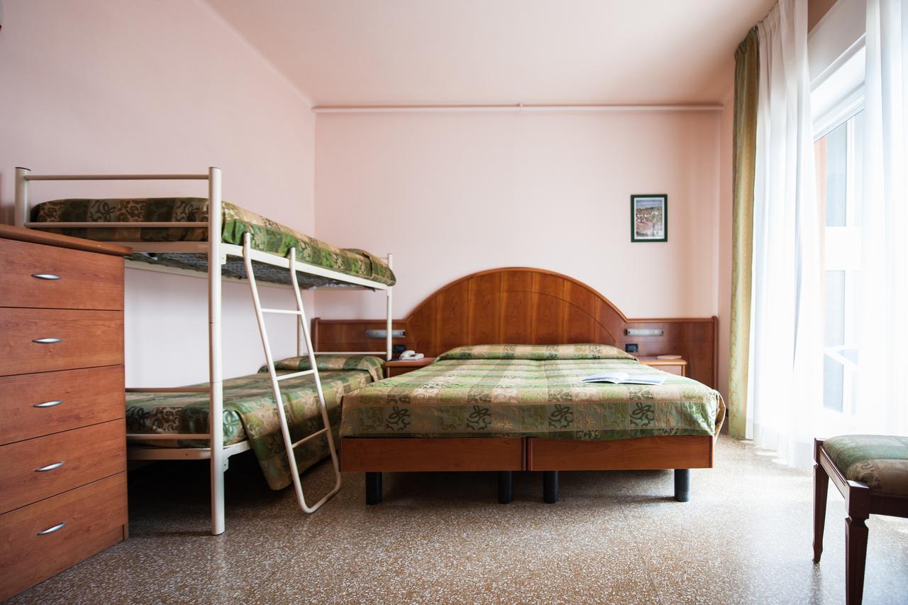 Hotel Lorenzo Celle Ligure Exterior foto